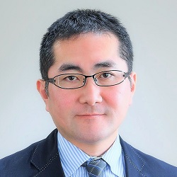 新井健一さん近影